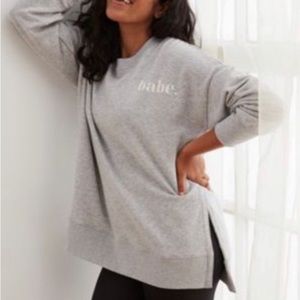 Aerie - L Oversized Crew neck sweatshirt in gray with ‘babe’ in white